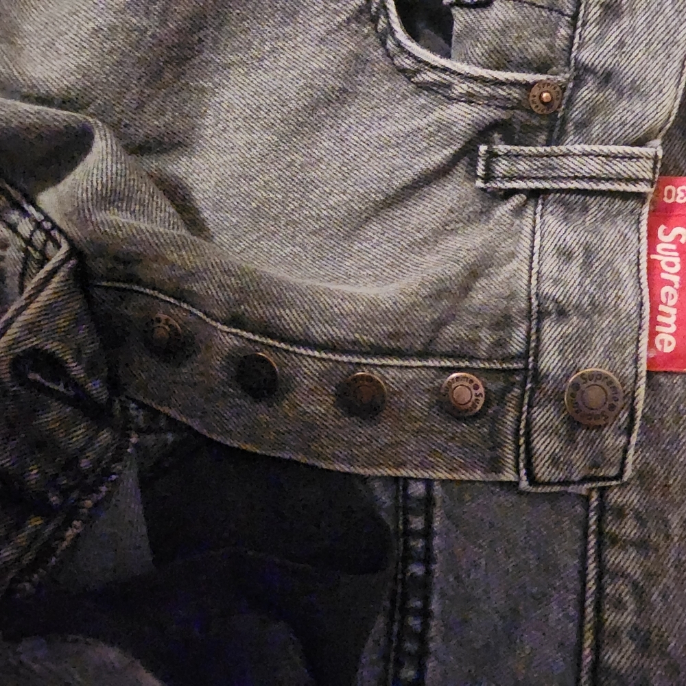 Supreme Jeans